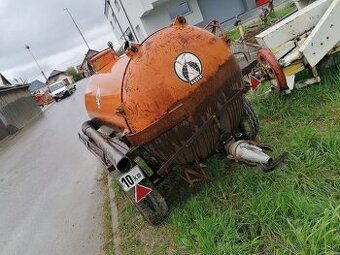 Predám 2200l fekal. Cisternu