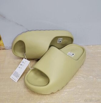 Yeezy slides 46