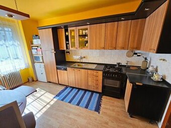 1i byt v Ružinove, 45 m2, tehlový dom
