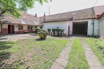 Rodinný dom na veľkom pozemku Senica - Čáčov