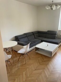 Prenájom 3 izbový tehlový byt centrum Krivá ul.