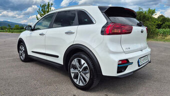 KIA Niro EV 64.8 kWh Platinum mod.2022 v záruke