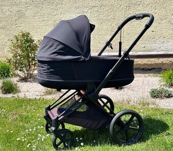 Cybex Priam Platinum Matt Black s bohatou výbavou
