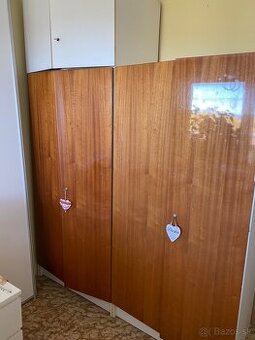 Šatníková skriňa