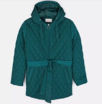 Smaragdovozelená prešívaná bunda s kapucňou