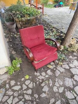 Darujem kreslo halabala