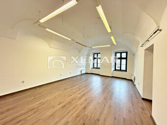 Na prenájom LUKRATÍVNE kancelárske priestory BB - Námestie - 1