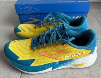 Bežecké trialové tenisky Brooks Catamount 4 veľkosť 42.5