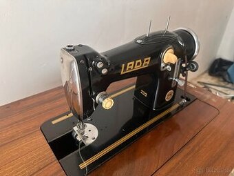 Šijací stroj Lada