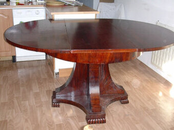 Starožitný stôl z masívu