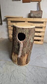 Kmeňová búda pre veľké papagáje