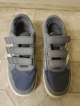 CHLAPČENSKÉ TOPÁNKY ADIDAS