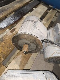 Elektromotor prírubový MEZ Mohelnice