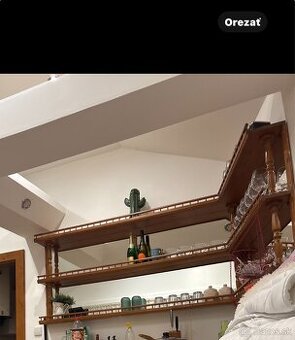 Drevené barové police / kuchynská policová zostava