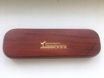 Kvalitné perá s kazetami-retro