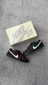 Nike SB Dunk Low Bronx Girls Skate