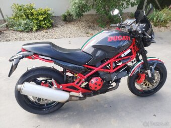 Ducati Monster 900