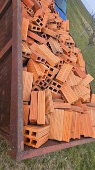 Predám tehlu kantovka