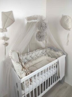 Pom pom baldachýn + zavinovačka + hniezdo viac farieb