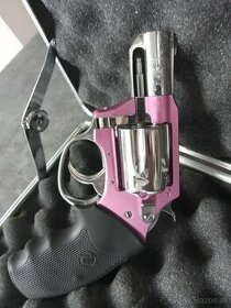 Revolver od USA Charter Arms - 38 Spec + P