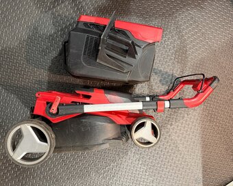 Akumulatorova kosacka Einhell Rasarro 38 cm, 36 V