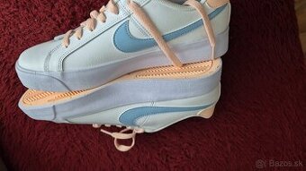 Botasky Nike 41 vn dl 26.5