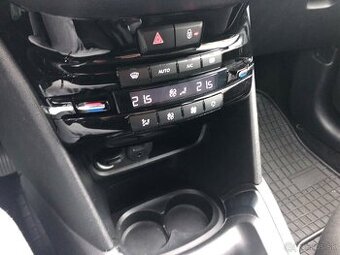 Peugeot 208 automat