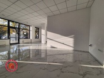 Krásny 66 m2 OBCHODNÝ PRIESTOR V SENCI - CENTRUM, NÁMESTIE 1
