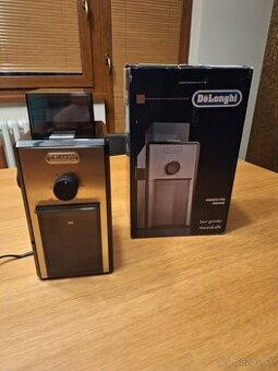 Elektrický mlynček na kávu Delonghi