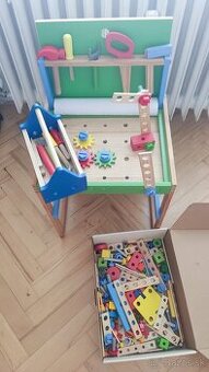 Predám detský univerzálny stolík.