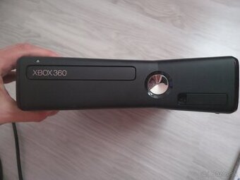 Xbox360,ovládače+hry.Farming simulátor 2x