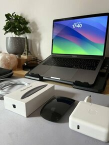 MacBook Pro 13-inch 2019 + Magic Mouse 2 black
