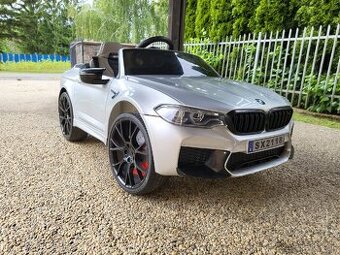 Predám detské autíčko BMW
