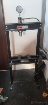 Predám hydraulický lis 12T