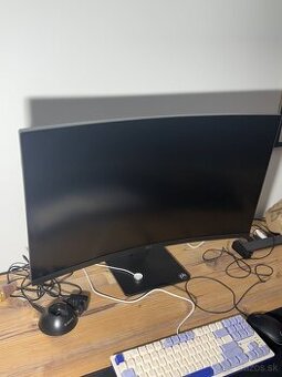 Monitor zaobleny 31,5" LG 32MR50C-B