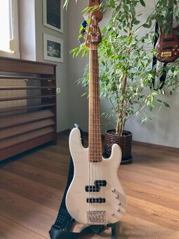Charvel San Dimas Pro-mod 5 + Darkglass tone capsule