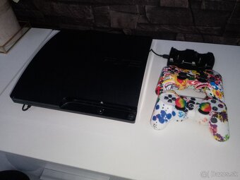 Predam PS3 500GB + chip + 2x joistick + hrv perfektnom stave
