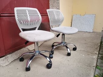 Detské stoličky ku kancelárskemu stolu