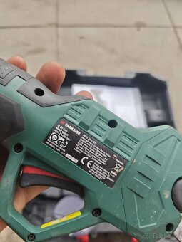 Aku nožnice na konáre parkside