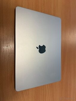 Macbook air M3, 13”, strieborny, 16/256