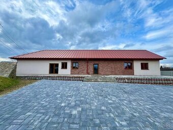 MAĎARSKO - HIDASNÉMETI - NOVOSTAVBA 4 IZBOVÝ RD 161 M2, TERA