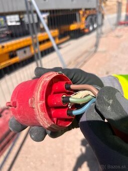 Hľadáme 2x elektrikár nástup ASAP alebo 01.12.