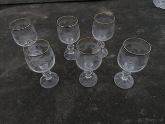 Predám sklenené poháre na víno
