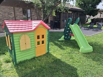 Domček a šmyklavka