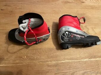 Predam detske topanky na bezky (velkost 28)