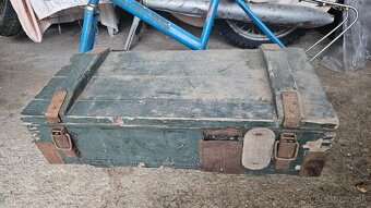 Vojenska drevena  krabice  bedňa