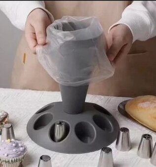 Stojan na zdobiace vrecko