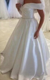 Satenove svadobne saty