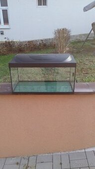 Akvárium 54L s osvetlením