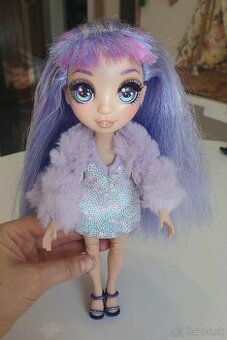 Bábika Violet Willow - kolekcia Rainbow High